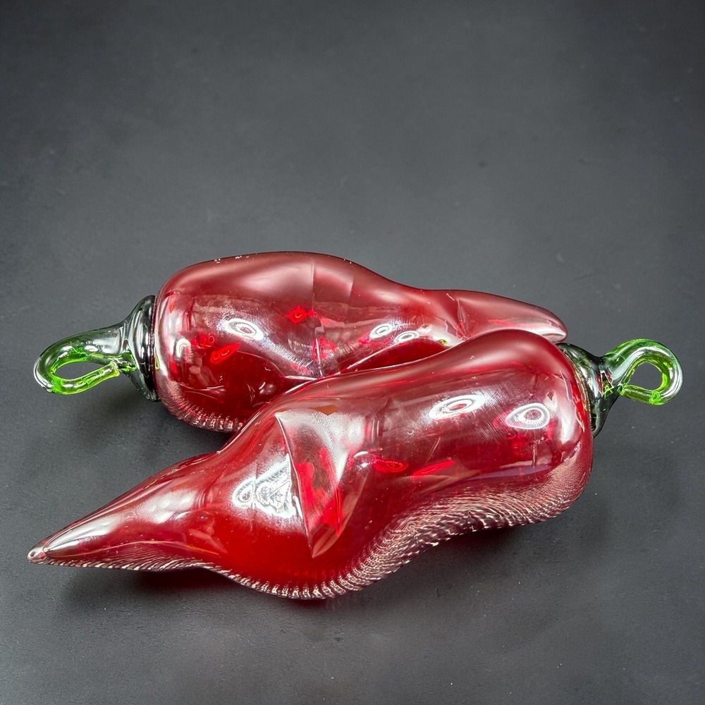 Vintage Hand Blown Glass Chili Pepper Ornaments Red Green Set of‎ 2 Figurines